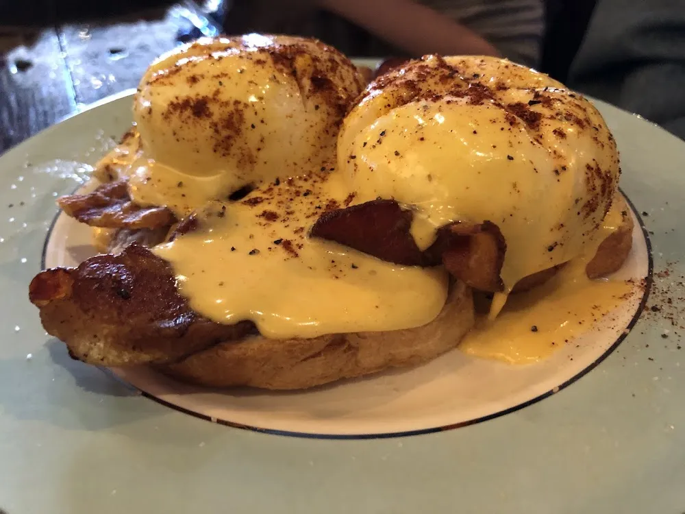 Eggs Benedict W